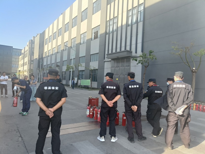 开展消防安全培训演练 筑牢安全防线